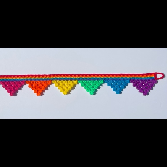 ๐HP๐Handmade Crochet Neon Rainbow Granny Triangle Bunting - Picture 8 of 8
